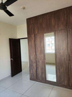 Room in 3 BHK Apartment at Prestige Lakeside Habitat, Varthur – for Rent