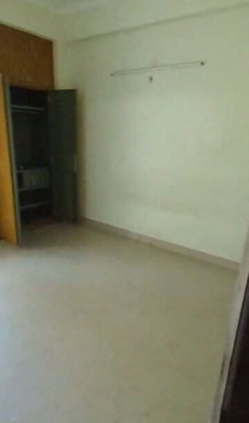 Room in 3 BHK Apartment at JKG Palm Court, Sector 16c Greater Noida – for Rent