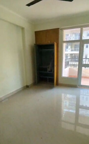 Room in 3 BHK Apartment at JKG Palm Court, Sector 16c Greater Noida – for Rent