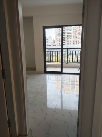Room in 3 BHK Apartment at The Golden Gate, Mahurali – for Sale
