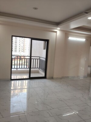 Room in 3 BHK Apartment at The Golden Gate, Mahurali – for Sale