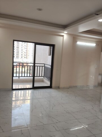 Room in 3 BHK Apartment at The Golden Gate, Mahurali – for Sale