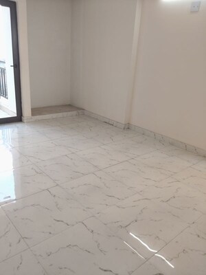 Room in 3 BHK Apartment at The Golden Gate, Mahurali – for Sale