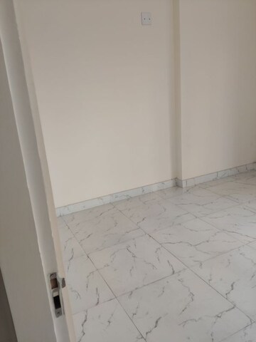 Room in 3 BHK Apartment at The Golden Gate, Mahurali – for Sale