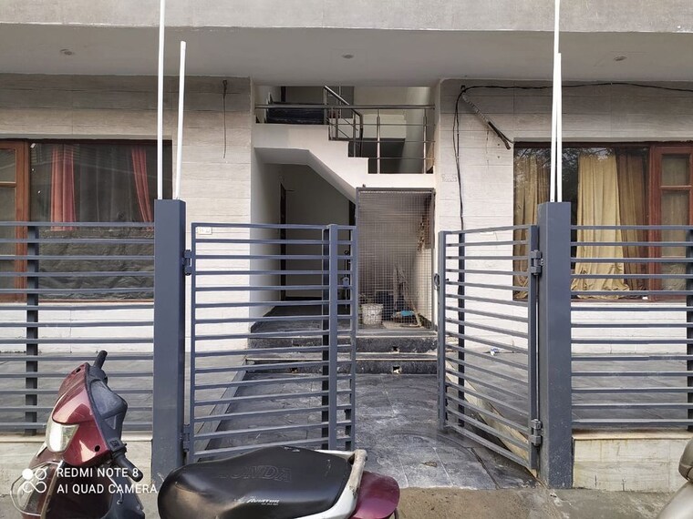 Exterior View, bhago majra road 6+ Bedroom 100 Sq.Yd. Independent House In Bhago Majra Road Kharar 10096171