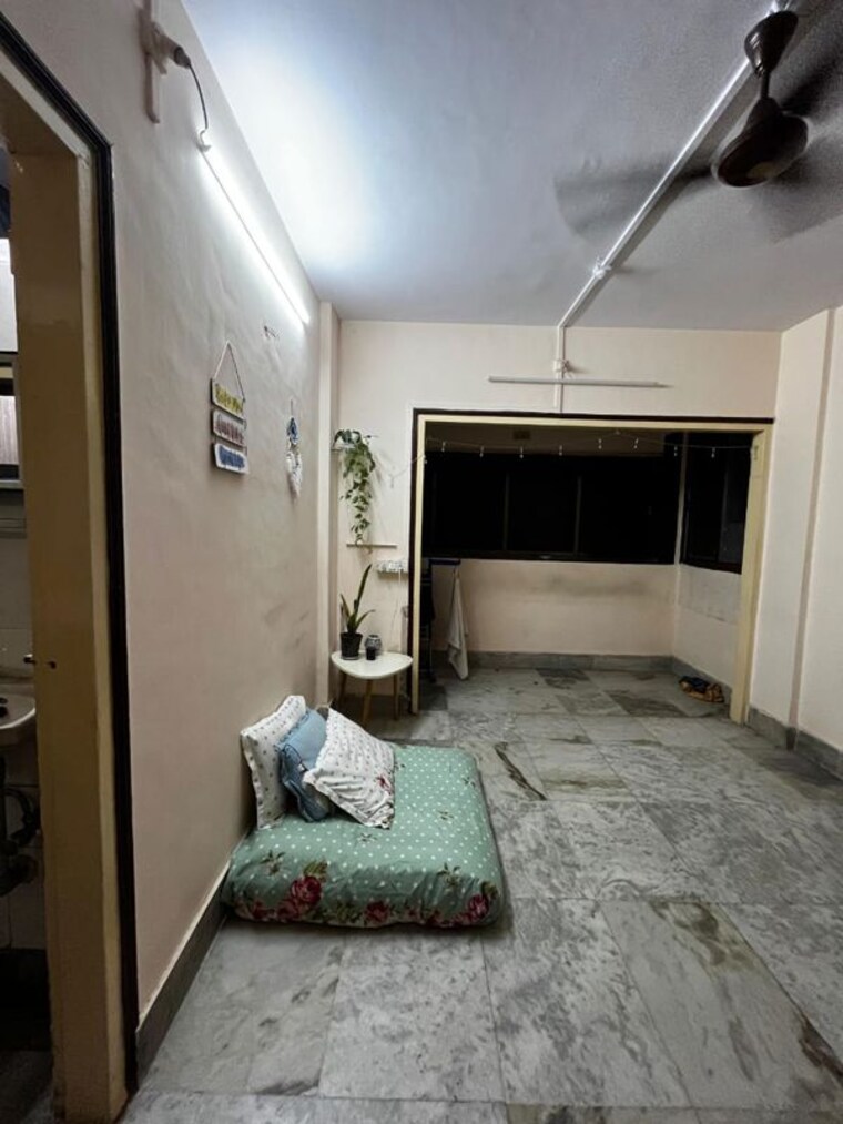 Living Room, mulund east 1 RK 400 Sq.Ft. Apartment In Mulund East Mumbai 10096173