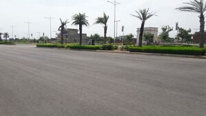 Parking in 3.5 BHK Builder Floor at DLF Hyde Park, South Mullanpur – for Sale