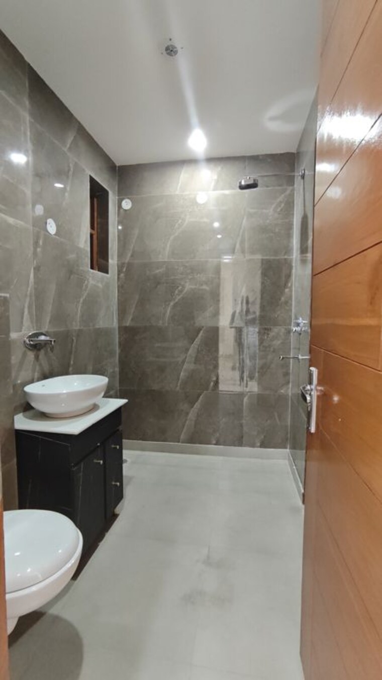 Bathroom, fidato-honour-homes 3 Bedroom 172 Sq.Yd. Builder Floor In Sector 89 Faridabad 10096227