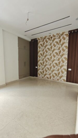 Room in 3 BHK Builder Floor at Fidato Honour Homes, Sector 89 – for Sale