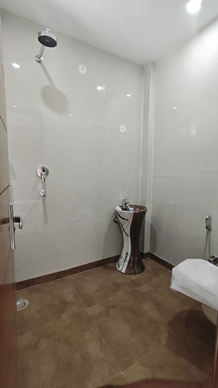 Bathroom, fidato-honour-homes 3 Bedroom 172 Sq.Yd. Builder Floor In Sector 89 Faridabad 10096227