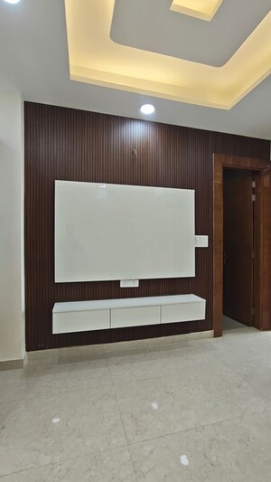 Room in 3 BHK Builder Floor at Fidato Honour Homes, Sector 89 – for Sale