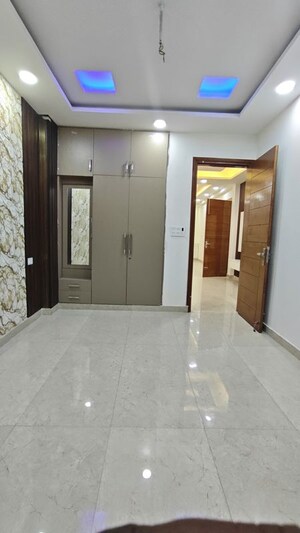 Room in 3 BHK Builder Floor at Fidato Honour Homes, Sector 89 – for Sale