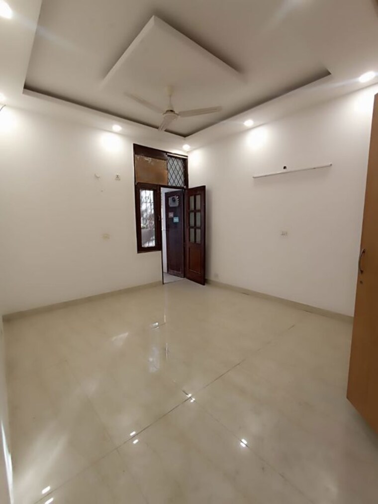 Room, govindpuri 2 Bedroom 700 Sq.Ft. Builder Floor In Govindpuri Delhi 8377388
