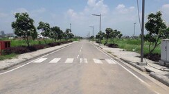 Plot For Sale in DLF Hyde Park