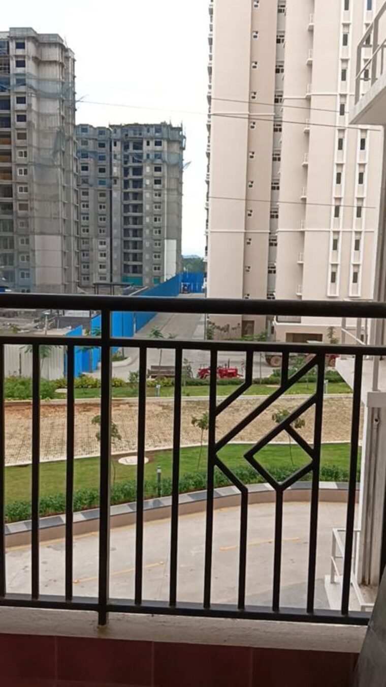 Balcony, prestige-lakeside-habitat 2 Bedroom 924 Sq.Ft. Apartment In Varthur Bangalore 10096226