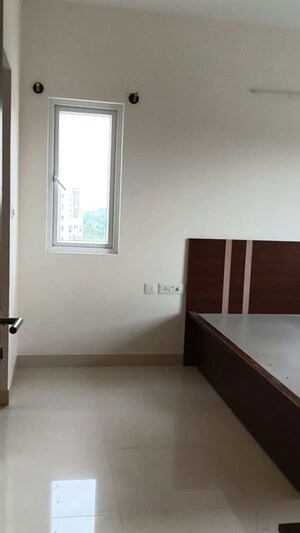 Room in 2 BHK Apartment at Prestige Lakeside Habitat, Varthur – for Sale