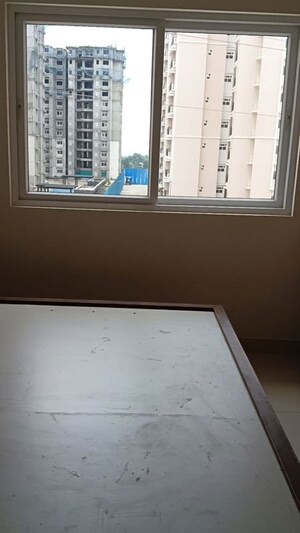 Room in 2 BHK Apartment at Prestige Lakeside Habitat, Varthur – for Sale