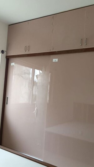 Room in 2 BHK Apartment at Prestige Lakeside Habitat, Varthur – for Sale