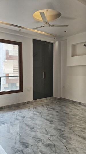 Building Lobby in 3 BHK Builder Floor at Fidato Honour Homes, Sector 89 – for Sale