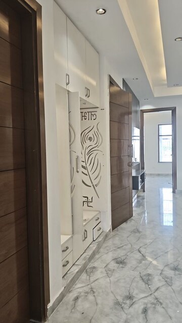 Building Lobby in 3 BHK Builder Floor at Fidato Honour Homes, Sector 89 – for Sale