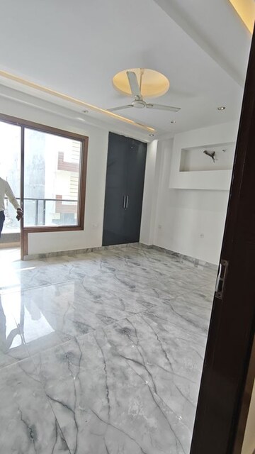 Room in 3 BHK Builder Floor at Fidato Honour Homes, Sector 89 – for Sale