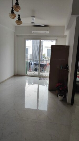 Room in 3 BHK Apartment at Smart World Orchard, Sector 61 – for Sale