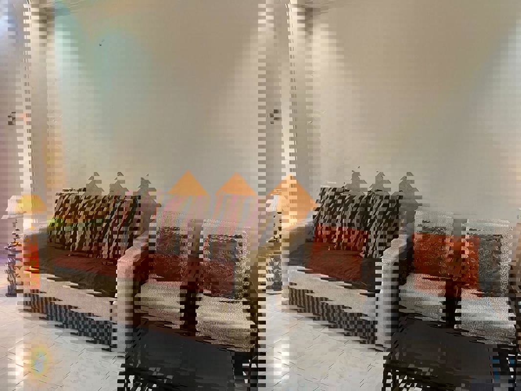 2 BHK 600 Sq.Ft. Apartment in New Girish Apartment