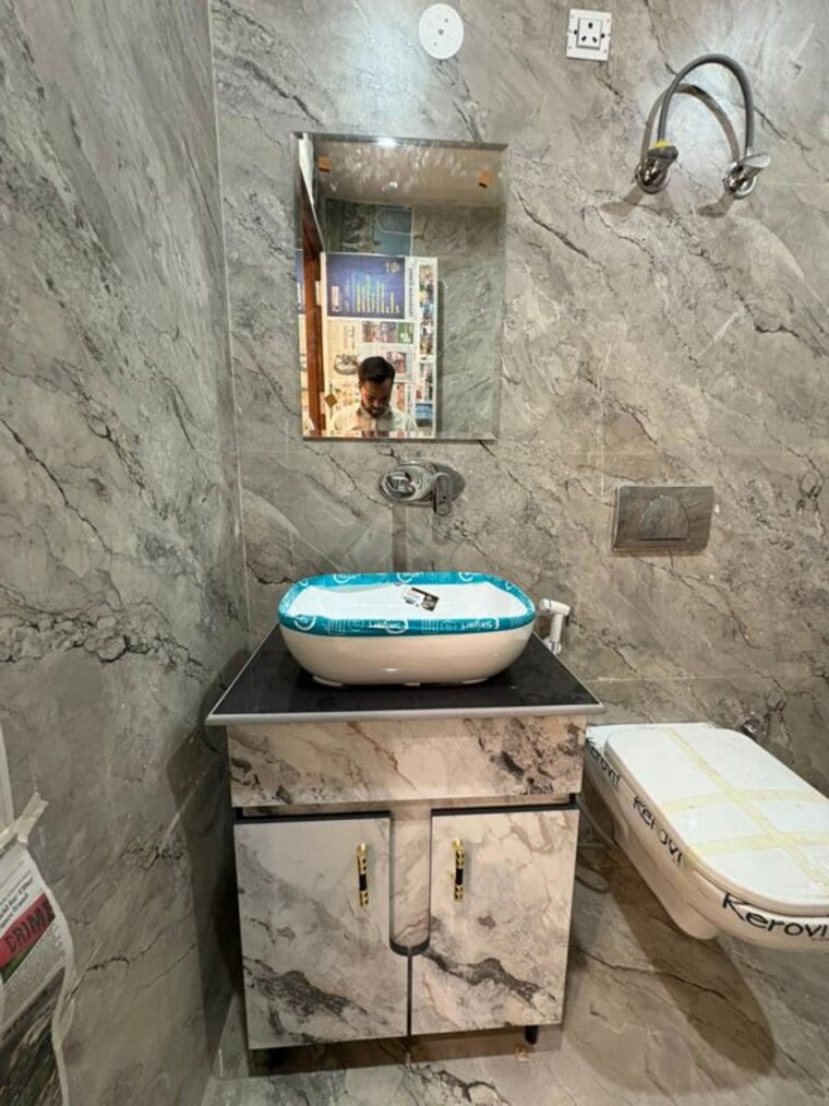Bathroom, sector 29 4 Bedroom 500 Sq.Yd. Builder Floor In Sector 29 Faridabad 10096292