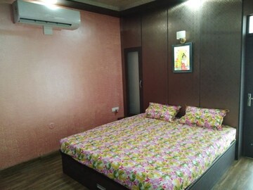 Bedroom in 2 BHK Builder Floor at Shastri Nagar – for Rent