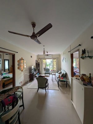 Living Room in 2 BHK Apartment at Chembur – for Rent