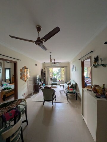 Living Room in 2 BHK Apartment at Chembur – for Rent