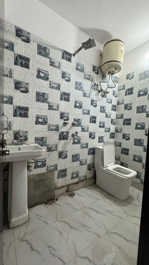 Bathroom in 2 BHK Apartment at Palm Residency Chhatarpur, Chattarpur – for Rent