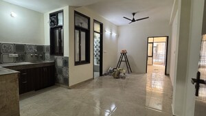 Room in 2 BHK Apartment at Palm Residency Chhatarpur, Chattarpur – for Rent