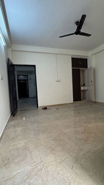 Room in 2 BHK Apartment at Palm Residency Chhatarpur, Chattarpur – for Rent