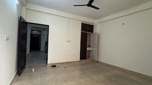 Room in 2 BHK Apartment at Palm Residency Chhatarpur, Chattarpur – for Rent