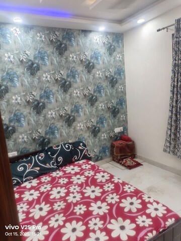 Bedroom in 3.5 BHK Apartment at Uttam Nagar – for Rent