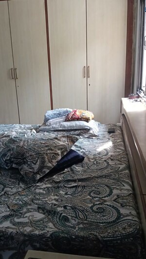 Bedroom in 2 BHK Apartment at Andheri West – for Rent