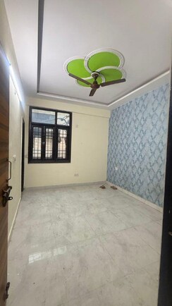 2 BHK Builder Floor For Rent in Ashirwad Complex Noida