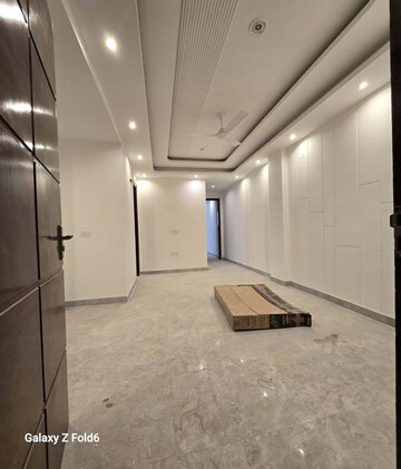 Bathroom in 2 BHK Apartment at Palm Residency Chhatarpur, Chattarpur – for Rent