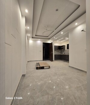 Room in 2 BHK Apartment at Palm Residency Chhatarpur, Chattarpur – for Rent