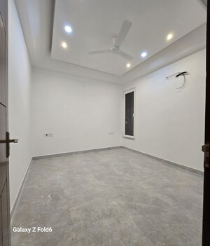 Room in 2 BHK Apartment at Palm Residency Chhatarpur, Chattarpur – for Rent