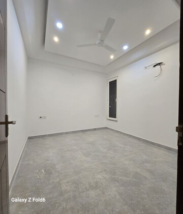 Room in 2 BHK Apartment at Palm Residency Chhatarpur, Chattarpur – for Rent