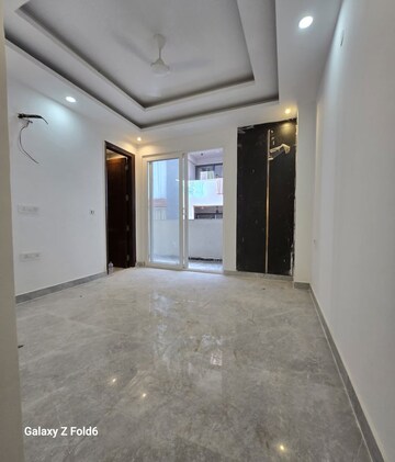 Room in 2 BHK Apartment at Palm Residency Chhatarpur, Chattarpur – for Rent