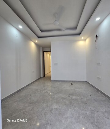 Room in 2 BHK Apartment at Palm Residency Chhatarpur, Chattarpur – for Rent