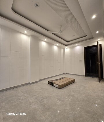 Room in 2 BHK Apartment at Palm Residency Chhatarpur, Chattarpur – for Rent