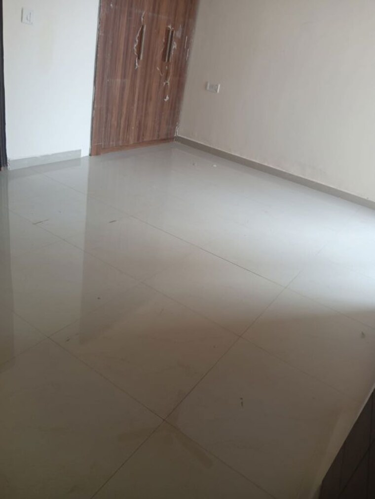 Room, upavp-ganga-yamuna-and-hindon-enclave 1 Bedroom 645 Sq.Ft. Apartment In Pratap Vihar Ghaziabad 10096440