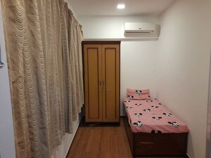 Bedroom in 1.5 BHK Apartment at Shardashram Dadar CHS, Dadar West – for Rent