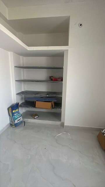 Furnished Amenities in 2 BHK Builder Floor at Irumbuliyur – for Sale