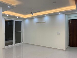 Room in 3.5 BHK Apartment at Ambika Florence Park, North Mullanpur – for Sale