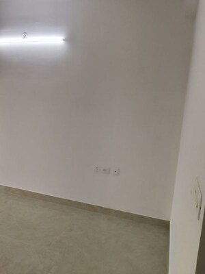 Room in 2.5 BHK Apartment at Rishita Mulberry Heights, Sushant Golf City – for Rent